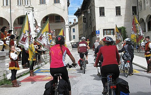 Touren-Radfahrer in Feltre