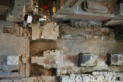 trento veduta dall alto dello scavo archeologico in corso nella chiesa di sant