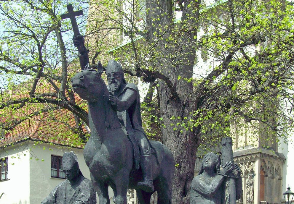 Statuen vor dem Augsburger Dom, Die Heiligen in Spätantike und Frühmittelalter