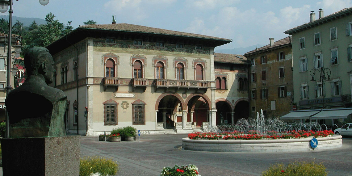 Piazza Rosmini Rovereto Vallagarina