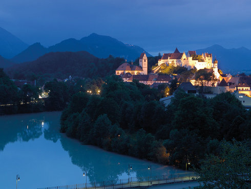 Der Lech und die berge bei Nacht in Füssen