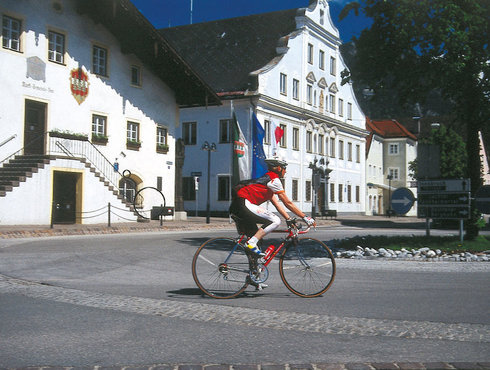 Rennradfahrer Kreisverkehr Untermarkt, Foto Anton Vorauer