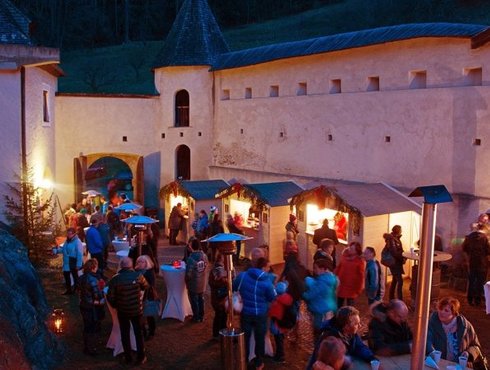 Advent im Schloss Landeck, viel Brauchtum und Tradition